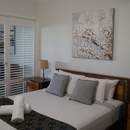 איירלי ביץ' Airlie Seaview Apartments מראה חיצוני תמונה