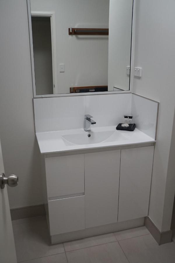 איירלי ביץ' Airlie Seaview Apartments מראה חיצוני תמונה