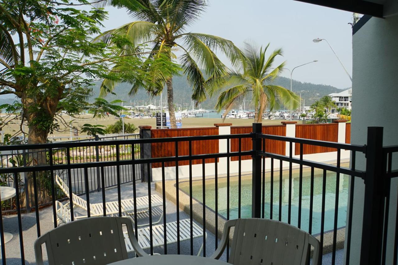 איירלי ביץ' Airlie Seaview Apartments מראה חיצוני תמונה