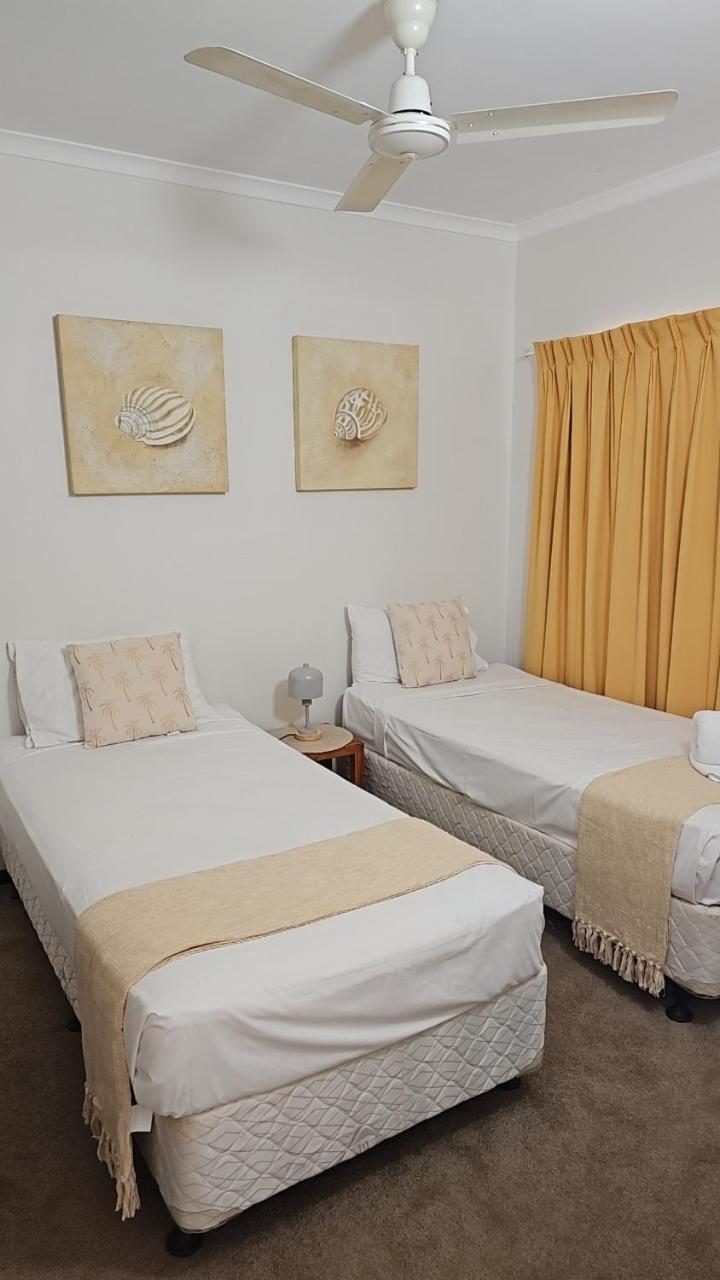 איירלי ביץ' Airlie Seaview Apartments מראה חיצוני תמונה