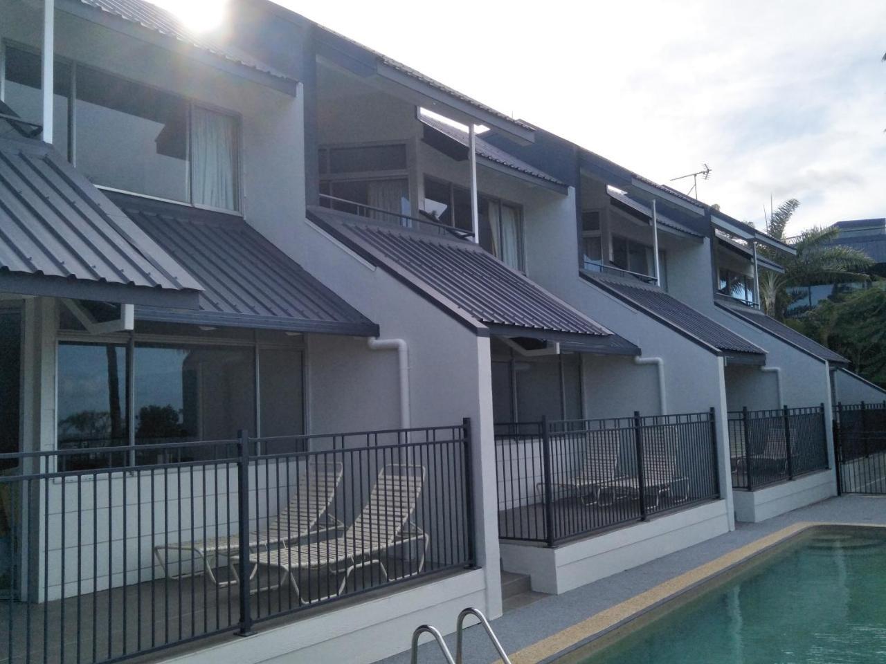 איירלי ביץ' Airlie Seaview Apartments מראה חיצוני תמונה