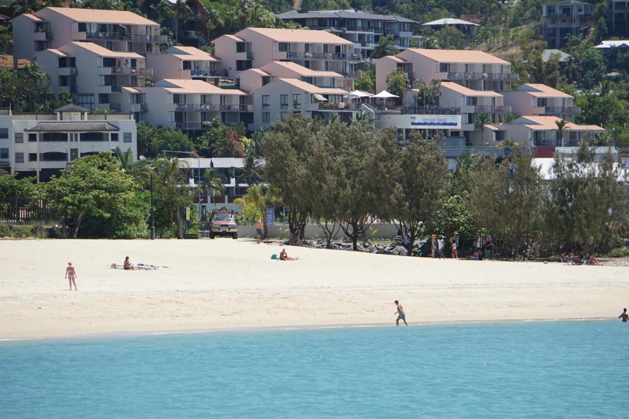 איירלי ביץ' Airlie Seaview Apartments מראה חיצוני תמונה