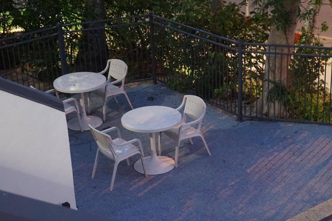 איירלי ביץ' Airlie Seaview Apartments מראה חיצוני תמונה